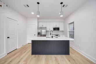 3327 Cornell St in Houston, TX - Foto de edificio - Building Photo