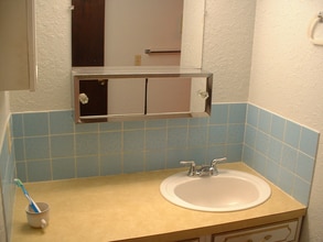 18830 61st Pl NE in Kenmore, WA - Building Photo - Building Photo