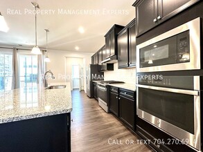 1212 Mack Wy NW in Huntersville, NC - Building Photo - Building Photo