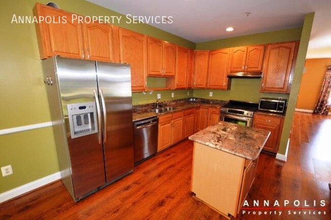 641 Baystone Ct in Annapolis, MD - Foto de edificio - Building Photo