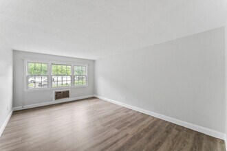 34A Padanaram Ave in Danbury, CT - Building Photo - Building Photo