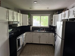 2829 29 St SW in Calgary, AB - Building Photo - Building Photo