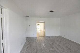 2260 NE 5th Ave in Boca Raton, FL - Building Photo - Building Photo