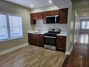 3040 N Cicero Ave in Chicago, IL - Building Photo - Building Photo