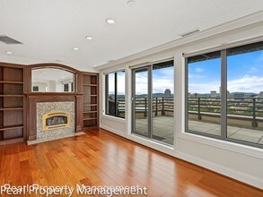 2245 SW Park Pl-Unit -#10B in Portland, OR - Building Photo - Building Photo