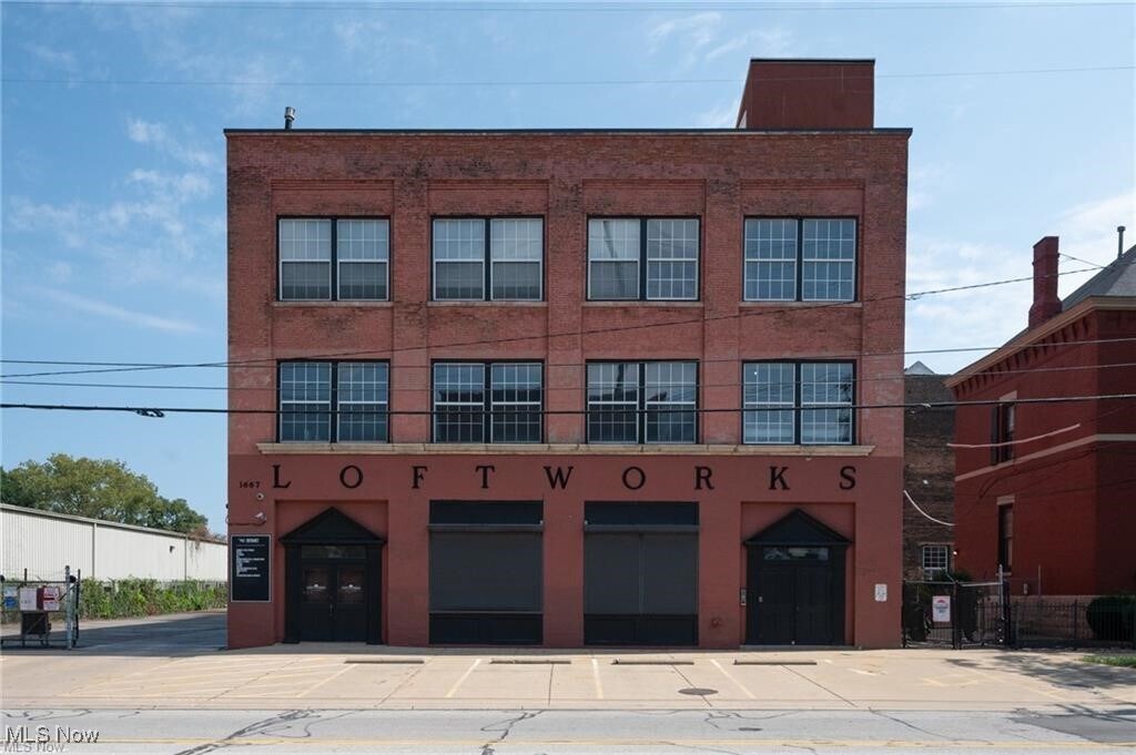 1667 E 40th St in Cleveland, OH - Building Photo