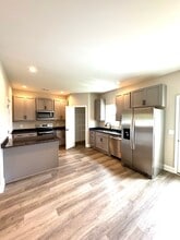 678 Zephyr Dr in Rockingham, VA - Building Photo - Building Photo