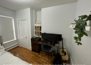 51 Cedar St, Unit 3R in Somerville, MA - Building Photo - Building Photo