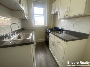 1175 Boylston St, Unit 24 in Boston, MA - Foto de edificio - Building Photo