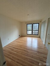 381 Lancaster Ct in Piscataway, NJ - Building Photo - Building Photo
