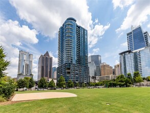 Ascent Uptown in Charlotte, NC - Building Photo - Building Photo