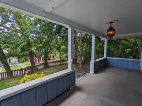 24 Woodrow Ave in Asheville, NC - Foto de edificio - Building Photo