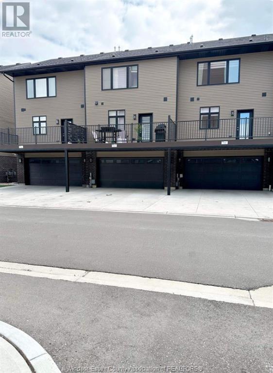 709 Brownstone Dr in Lakeshore, ON - Building Photo - Building Photo