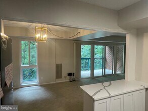 11837 Shire Ct-Unit -22 in Reston, VA - Foto de edificio - Building Photo