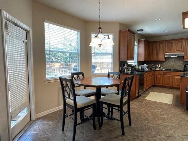11128 Sandstone Trail in Austin, TX - Foto de edificio - Building Photo