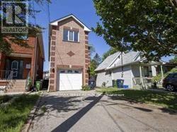 19 Carnarvon Ave in Toronto, ON - Building Photo - Building Photo