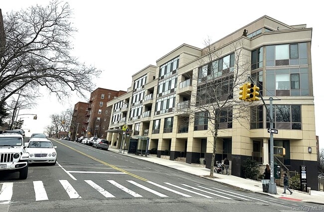 64-05 Yellowstone Blvd in Queens, NY - Building Photo - Building Photo
