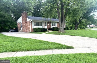 5683 Ravenel Ln in Springfield, VA - Building Photo - Building Photo