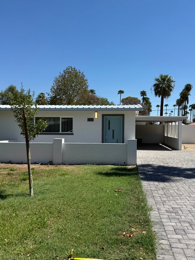 property at 192 E Vista del Cerro Dr