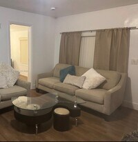 2354 NW 93rd Terrace in Miami, FL - Building Photo