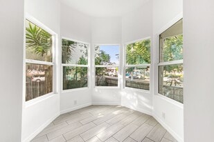 1510 E Cesar E Chavez Ave in Los Angeles, CA - Building Photo