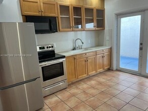 12960 NW 9th Ln in Miami, FL - Building Photo - Building Photo