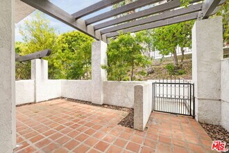 1559 Palisades Dr in Los Angeles, CA - Building Photo - Building Photo