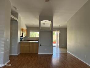2609 E Angela Dr in Phoenix, AZ - Building Photo - Building Photo