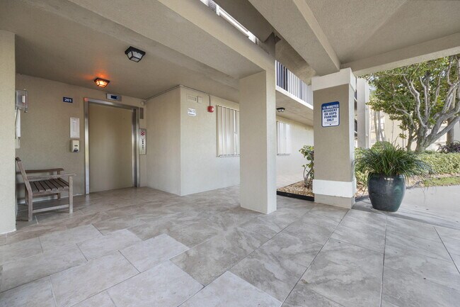 201 S Seas Dr in Jupiter, FL - Building Photo - Building Photo