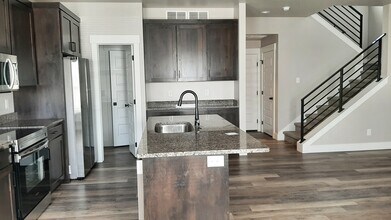 1386 Pinecrest Trl in Ammon, ID - Building Photo - Building Photo