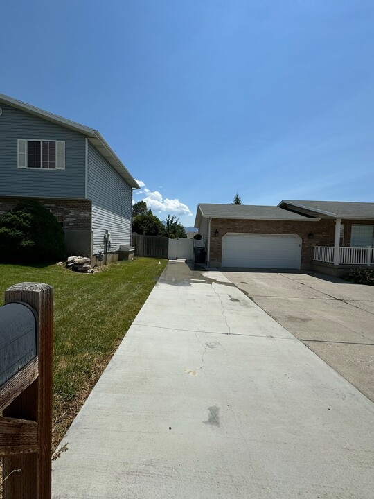 1218 Fort Dr, Unit Basement Apartment in Pleasant Grove, UT - Foto de edificio