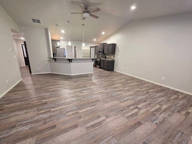 2050 Quail St in Mitchell, SD - Building Photo - Building Photo