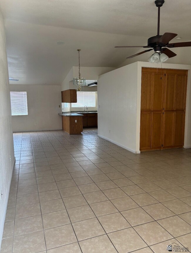 3016 W 24th Pl in Yuma, AZ - Building Photo - Building Photo