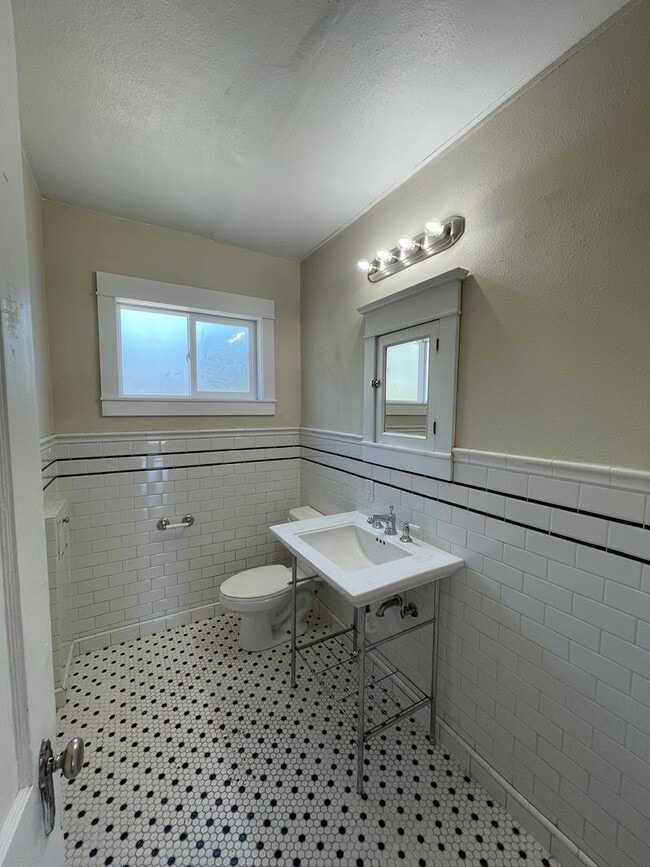 1443 Worden Ave in Klamath Falls, OR - Building Photo - Building Photo