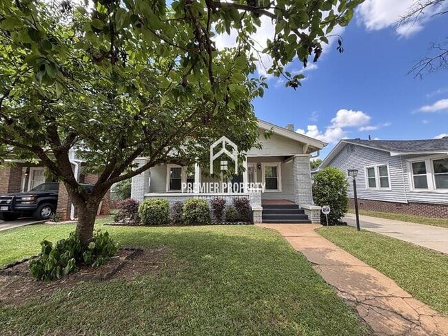 property at 704 10th Ct S