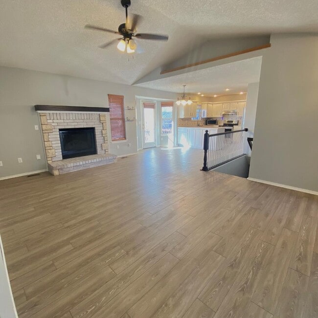 4811 E Willow Point Ct in Bel Aire, KS - Building Photo - Building Photo