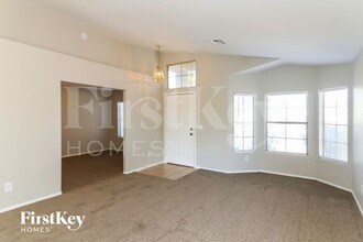 15847 N Gil Balcome St in Surprise, AZ - Foto de edificio - Building Photo