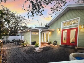 3521 Almeria Ave in Sarasota, FL - Foto de edificio - Building Photo