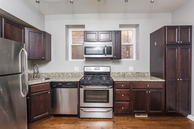 2348 W Moffat St, Unit 1F in Chicago, IL - Building Photo - Building Photo