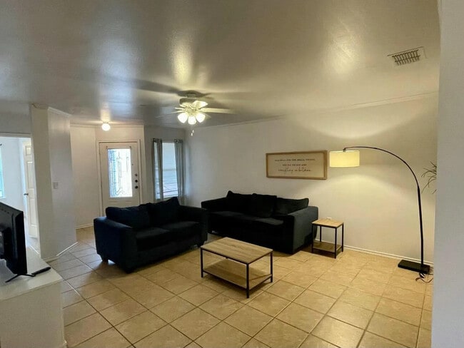 524 N Clinton Ave in Lubbock, TX - Building Photo - Building Photo