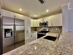 15430 SW 82nd Ln in Miami, FL - Building Photo - Building Photo