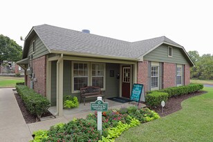 Arbors Of Cleburne in Cleburne, TX - Building Photo