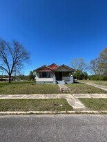 2111 Sansom Ave in Gadsden, AL - Building Photo