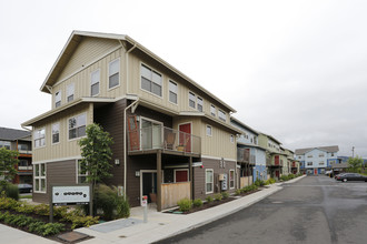 Lakeview Apartments in Eugene, OR - Building Photo - Building Photo