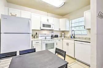 2908 N Orange Ave in Sarasota, FL - Building Photo - Building Photo