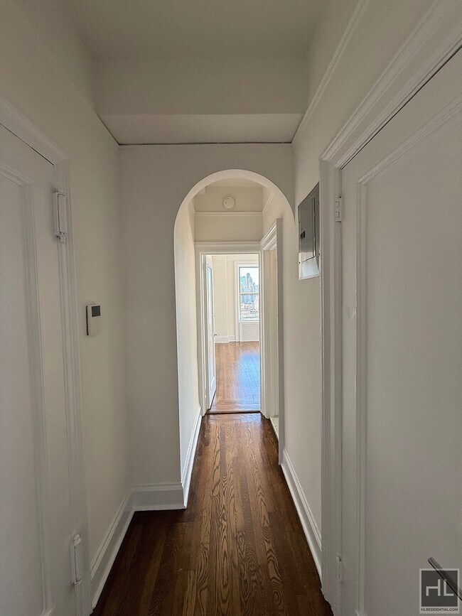 WEST 86 STREET in New York, NY - Building Photo - Building Photo