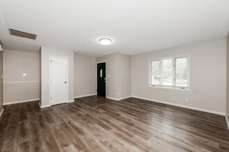 7740 Kenetta Ct in Fishers, IN - Building Photo - Building Photo