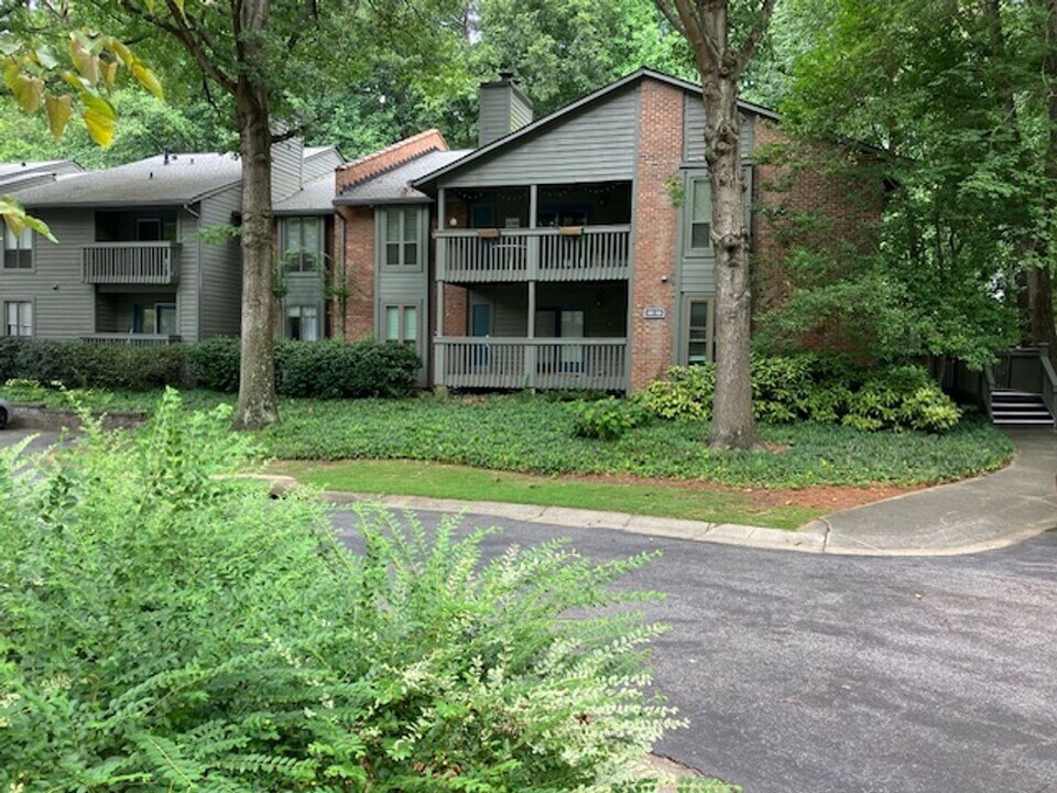 1422 Tuxworth Cir in Decatur, GA - Building Photo