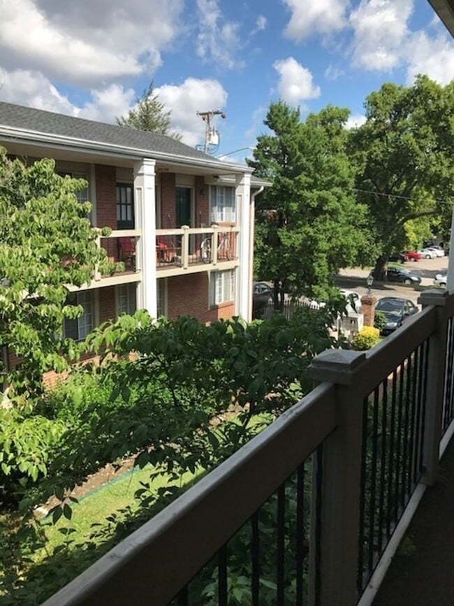 2121 Fairfax Ave in Nashville, TN - Building Photo - Building Photo