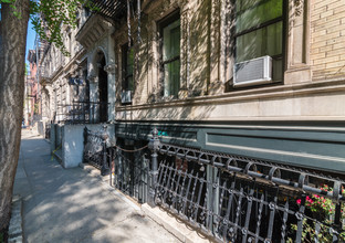 141 West 10th Street in New York, NY - Building Photo - Floor Plan